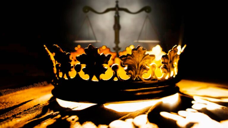 Equilibrio de la corona