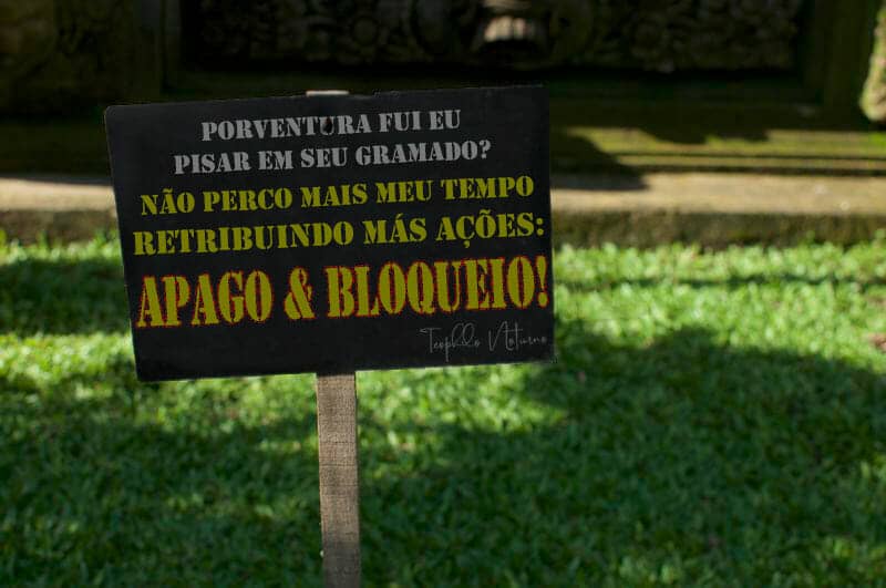 Você pode entrar e falar sem ter sido convidado, mas use referências bíblicas acima de tudo e, se possível, educação.
